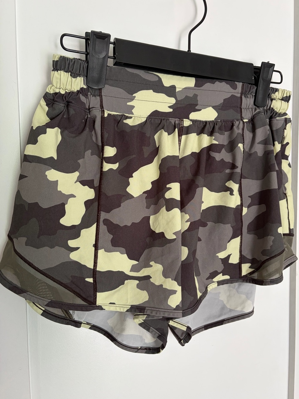 33. Size 6 LULULEMON Camo Hotty Hot Shorts 4” Inseam